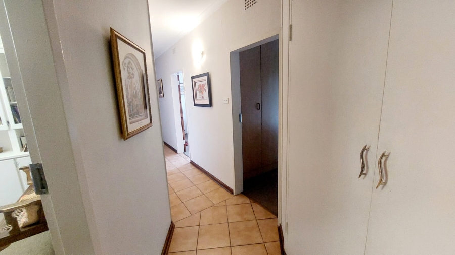 4 Bedroom Property for Sale in Helikonpark Gauteng