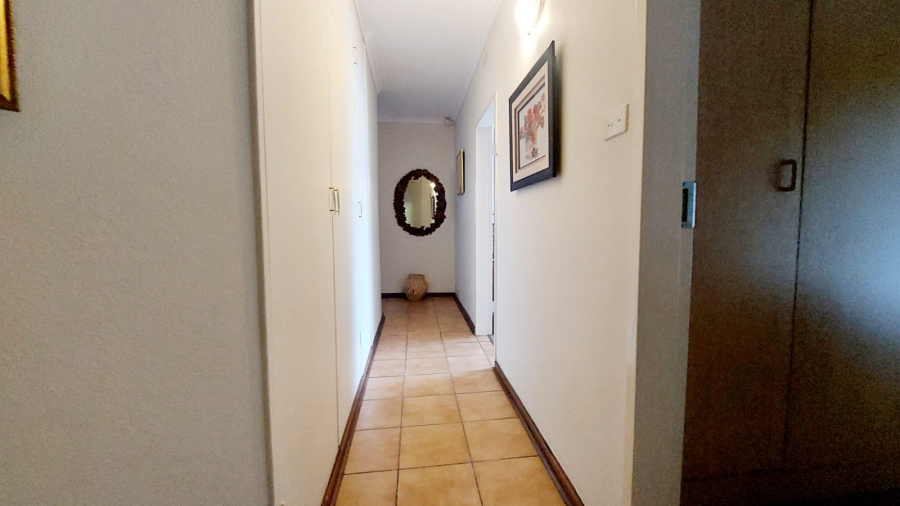 4 Bedroom Property for Sale in Helikonpark Gauteng