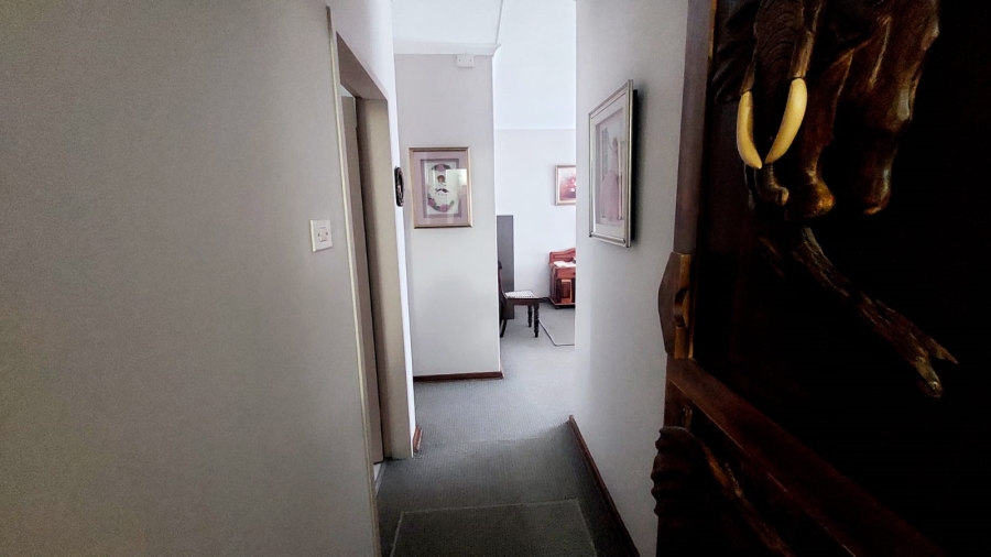 4 Bedroom Property for Sale in Helikonpark Gauteng