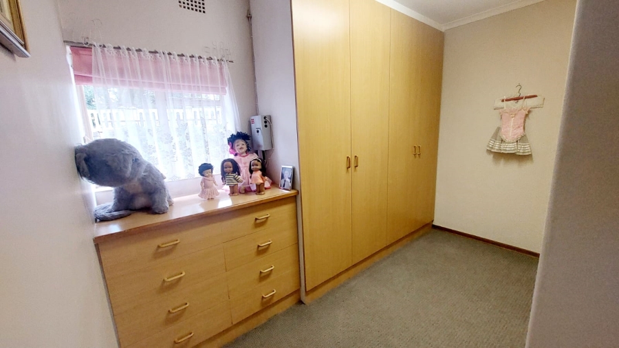 4 Bedroom Property for Sale in Helikonpark Gauteng