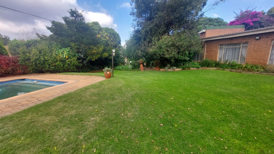 4 Bedroom Property for Sale in Helikonpark Gauteng
