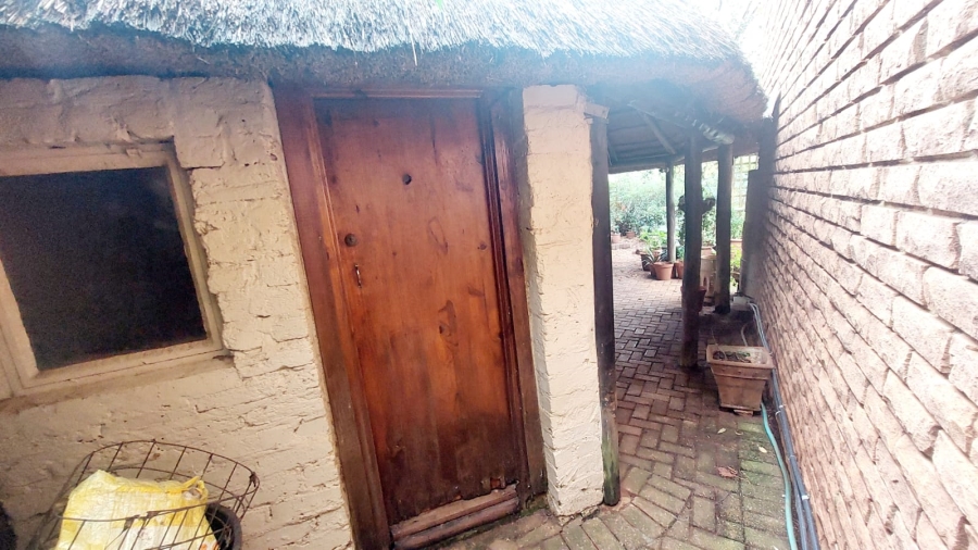 4 Bedroom Property for Sale in Helikonpark Gauteng