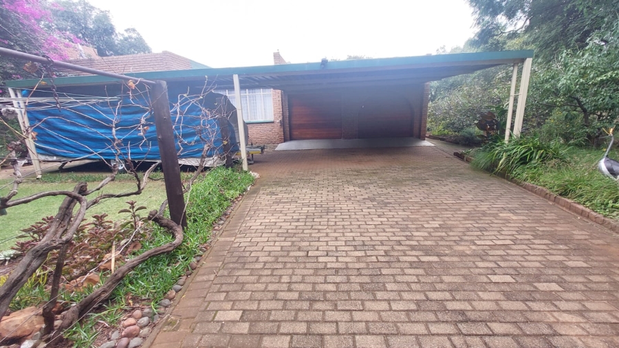 4 Bedroom Property for Sale in Helikonpark Gauteng