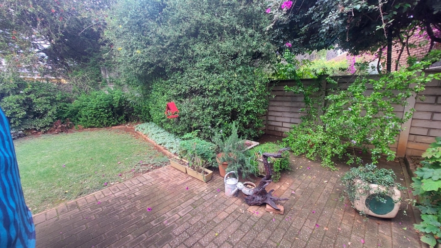 4 Bedroom Property for Sale in Helikonpark Gauteng