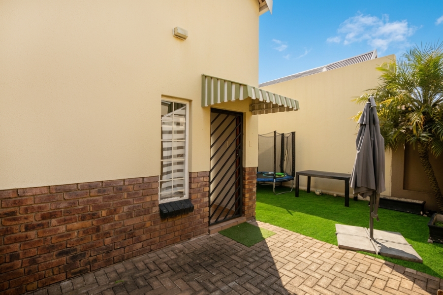 3 Bedroom Property for Sale in Radiokop Gauteng