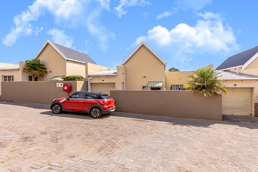 3 Bedroom Property for Sale in Radiokop Gauteng