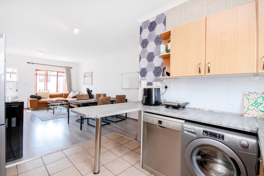 2 Bedroom Property for Sale in Sunninghill Gauteng