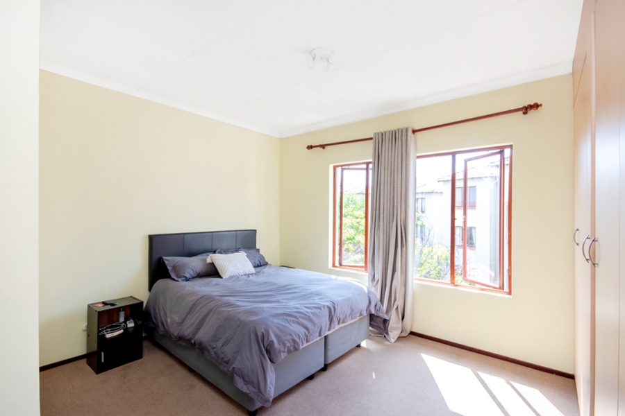 2 Bedroom Property for Sale in Sunninghill Gauteng