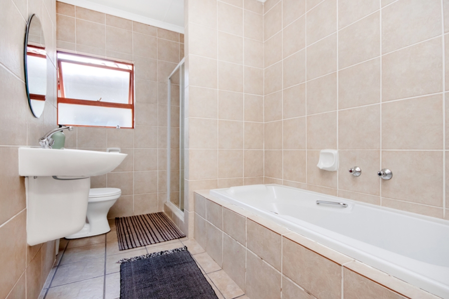 2 Bedroom Property for Sale in Sunninghill Gauteng