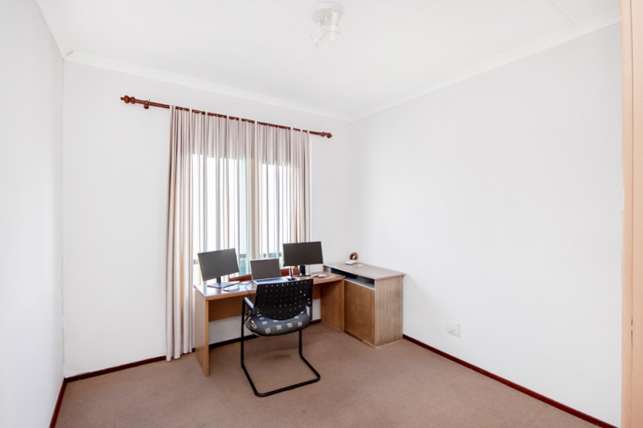 2 Bedroom Property for Sale in Sunninghill Gauteng