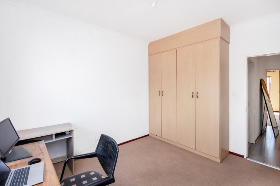 2 Bedroom Property for Sale in Sunninghill Gauteng