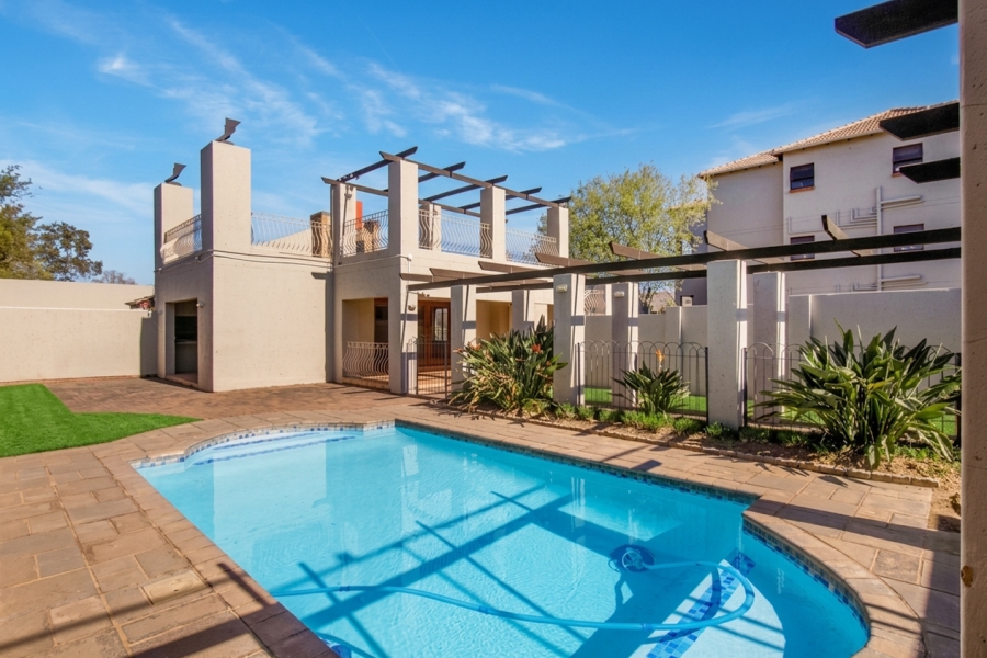 2 Bedroom Property for Sale in Sunninghill Gauteng