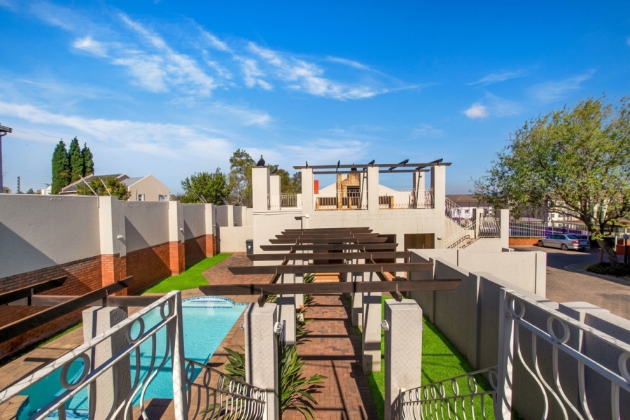 2 Bedroom Property for Sale in Sunninghill Gauteng