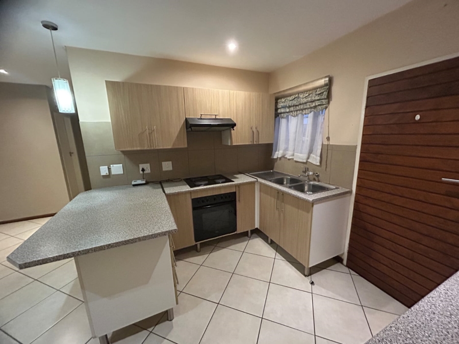 To Let 2 Bedroom Property for Rent in Stone Ridge Gauteng