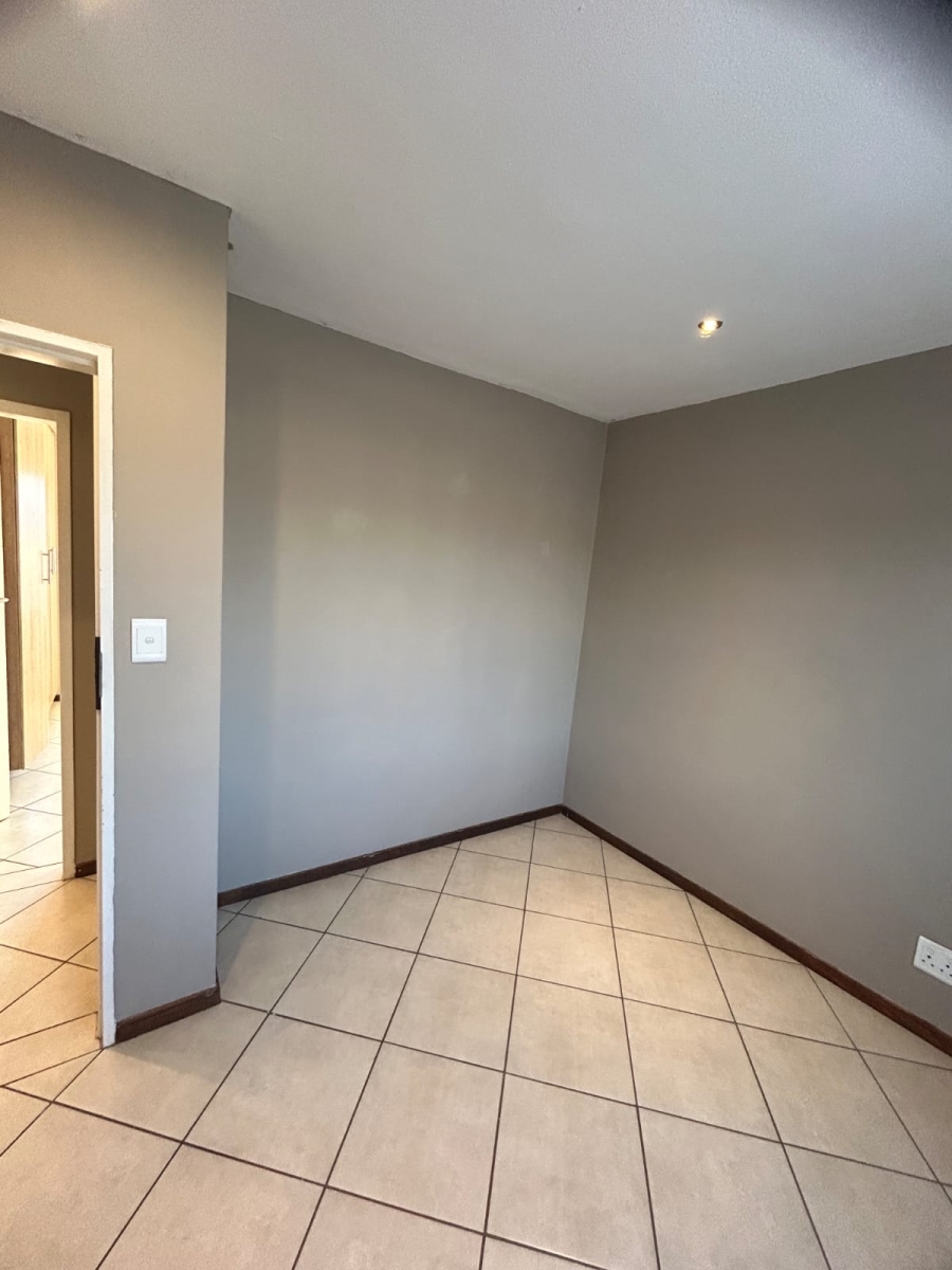 To Let 2 Bedroom Property for Rent in Stone Ridge Gauteng
