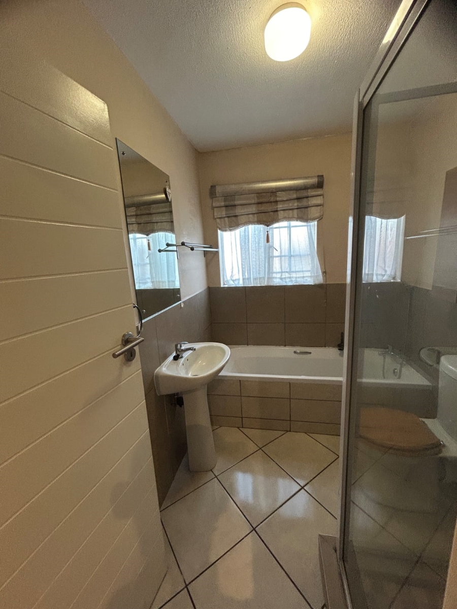 To Let 2 Bedroom Property for Rent in Stone Ridge Gauteng