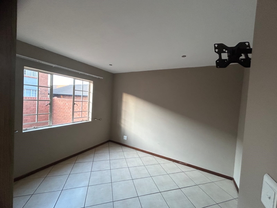 To Let 2 Bedroom Property for Rent in Stone Ridge Gauteng