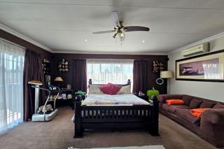 5 Bedroom Property for Sale in Raceview Gauteng