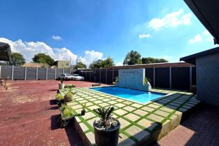 5 Bedroom Property for Sale in Raceview Gauteng