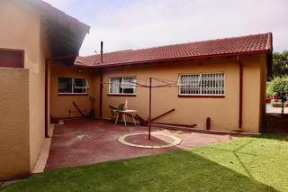3 Bedroom Property for Sale in Brackenhurst Gauteng