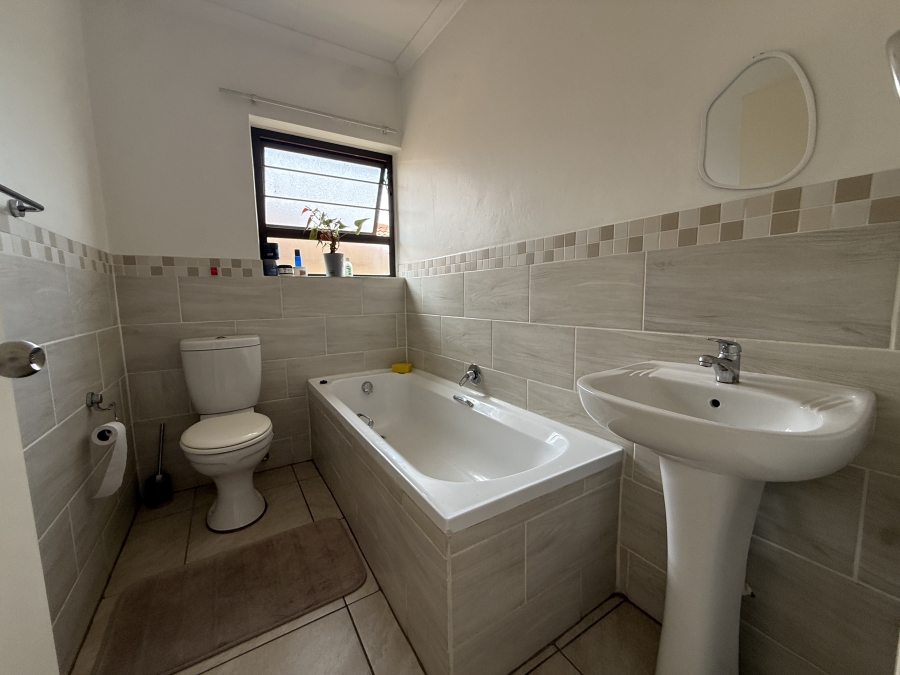 2 Bedroom Property for Sale in Honeydew Gauteng