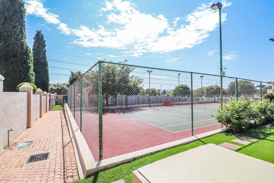 To Let 1 Bedroom Property for Rent in Lonehill Gauteng
