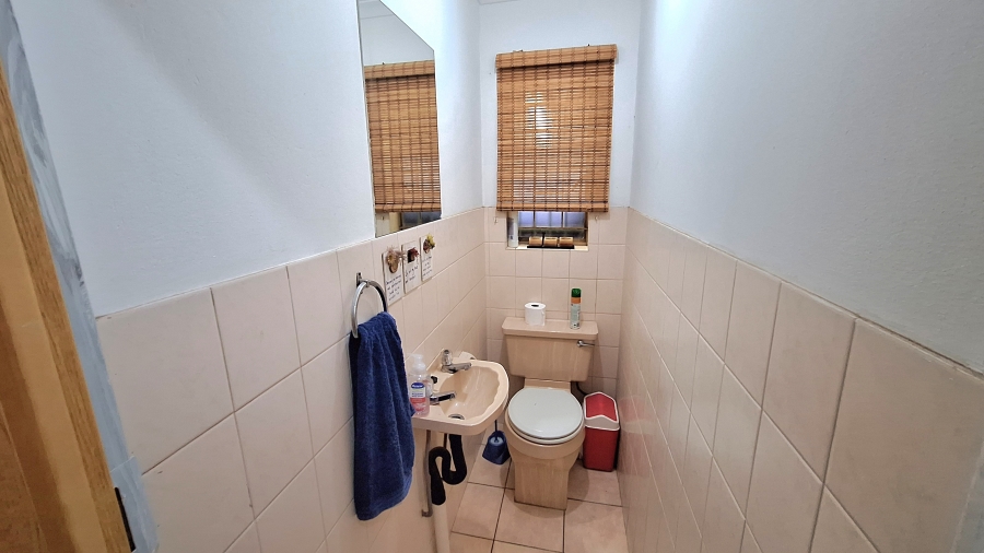 2 Bedroom Property for Sale in Mountain View Gauteng