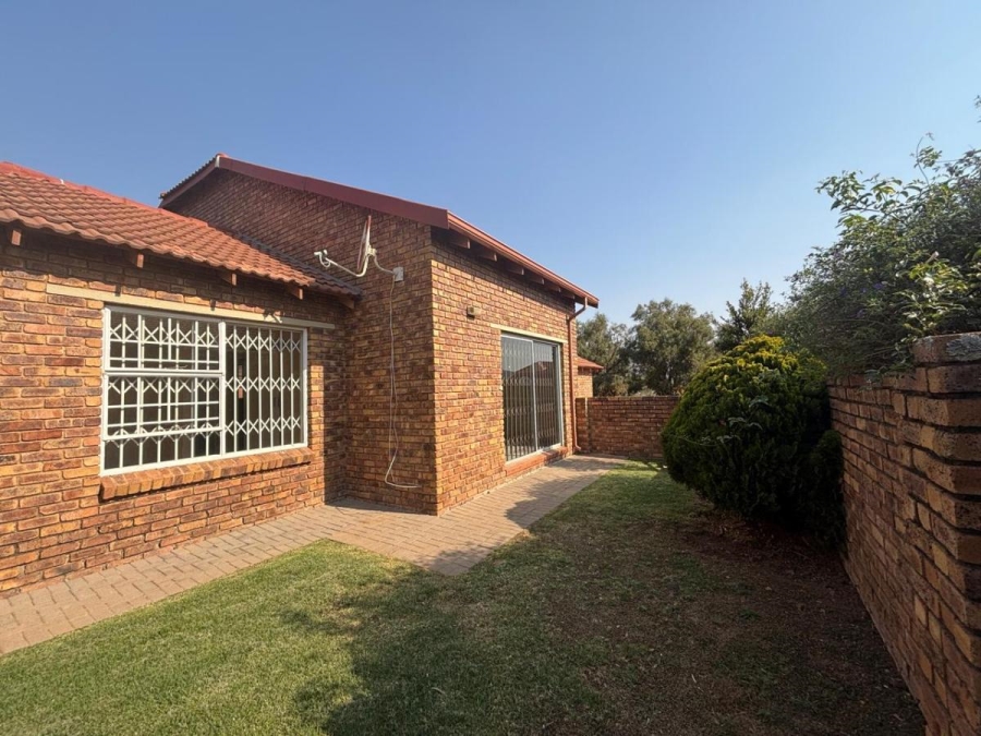 3 Bedroom Property for Sale in Wilgeheuwel Gauteng