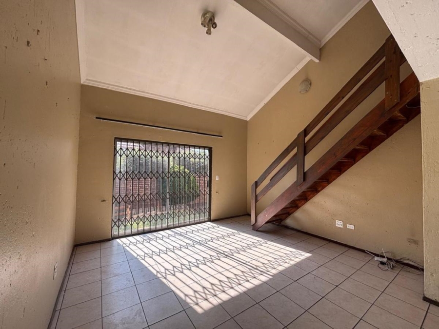 3 Bedroom Property for Sale in Wilgeheuwel Gauteng