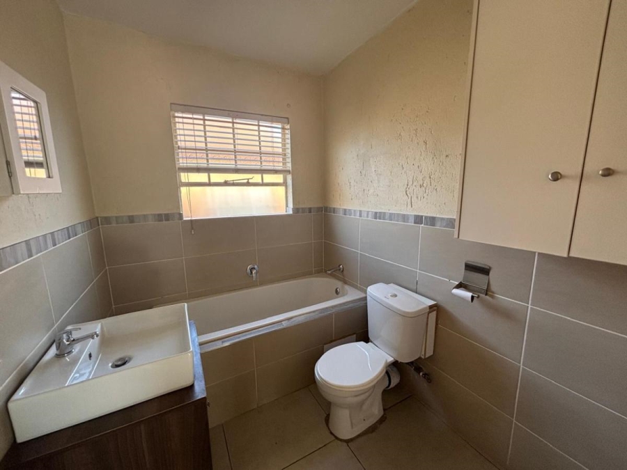 3 Bedroom Property for Sale in Wilgeheuwel Gauteng