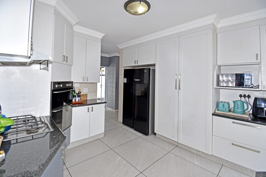 4 Bedroom Property for Sale in Kensington Gauteng