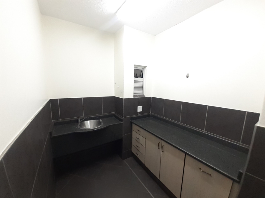 To Let Commercial Property for Rent in Chamdor Gauteng