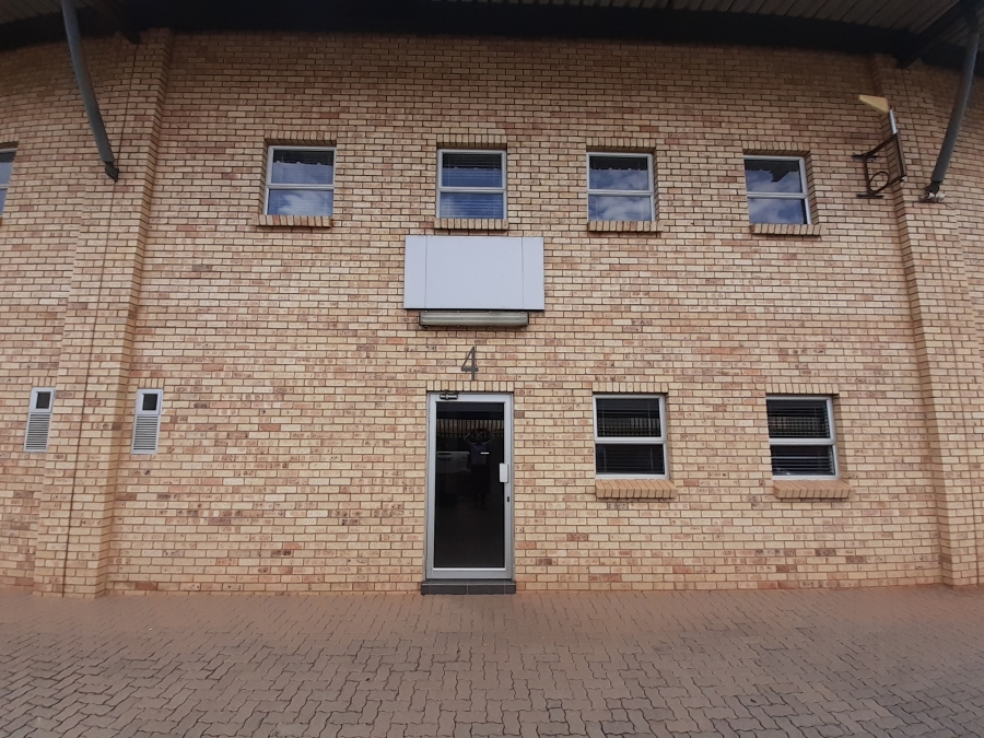 To Let Commercial Property for Rent in Chamdor Gauteng
