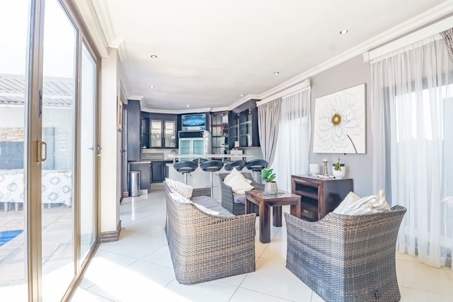 To Let 4 Bedroom Property for Rent in Silver Lakes Golf Estate Gauteng