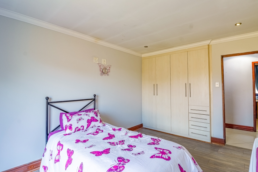 To Let 4 Bedroom Property for Rent in Silver Lakes Golf Estate Gauteng