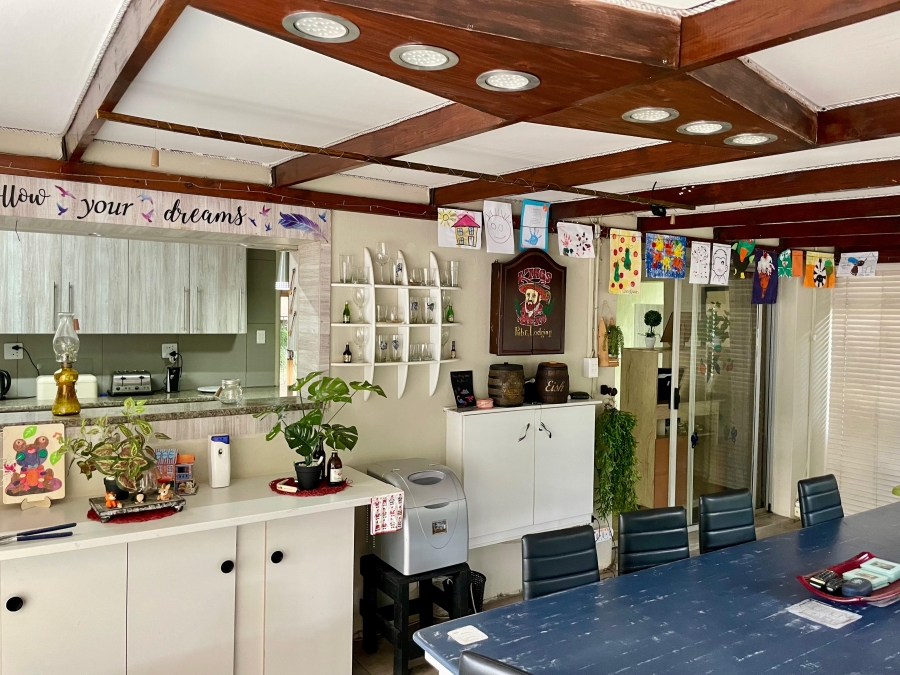 5 Bedroom Property for Sale in Maroelana Gauteng