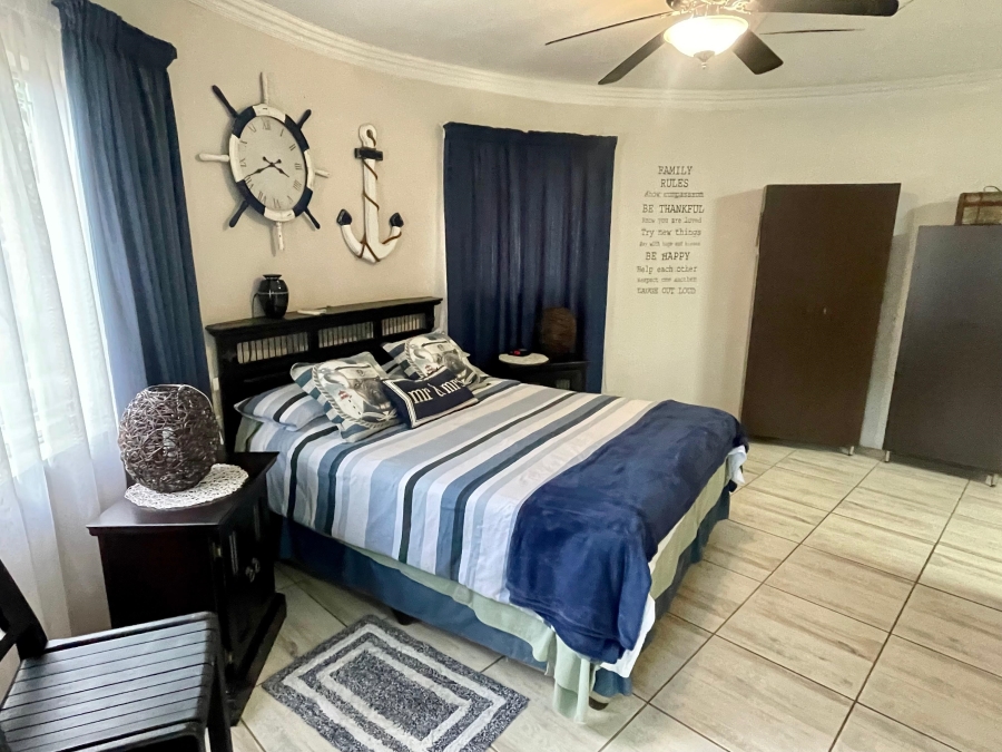 5 Bedroom Property for Sale in Maroelana Gauteng