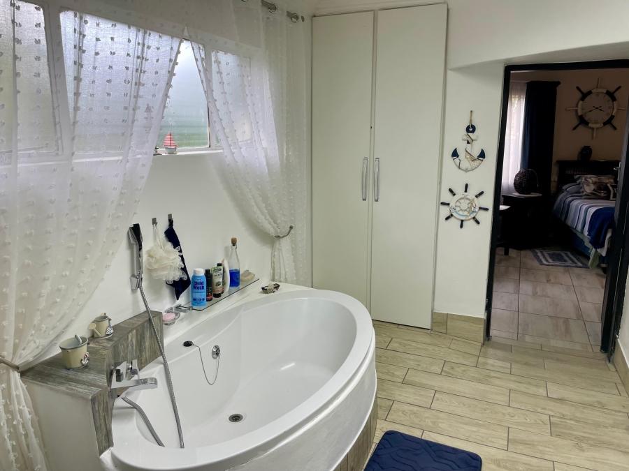 5 Bedroom Property for Sale in Maroelana Gauteng