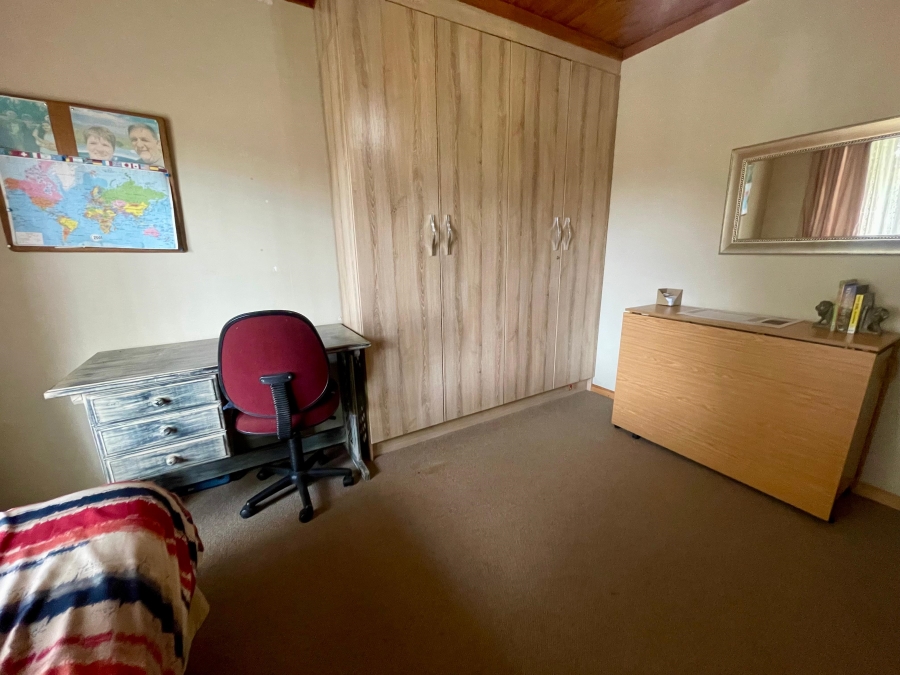 5 Bedroom Property for Sale in Maroelana Gauteng