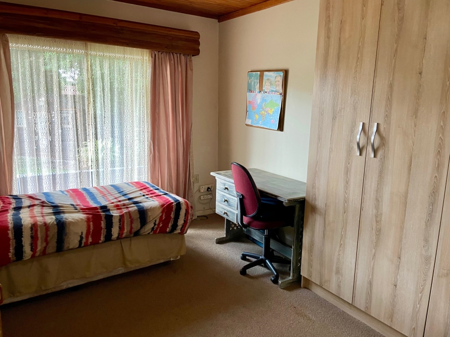 5 Bedroom Property for Sale in Maroelana Gauteng