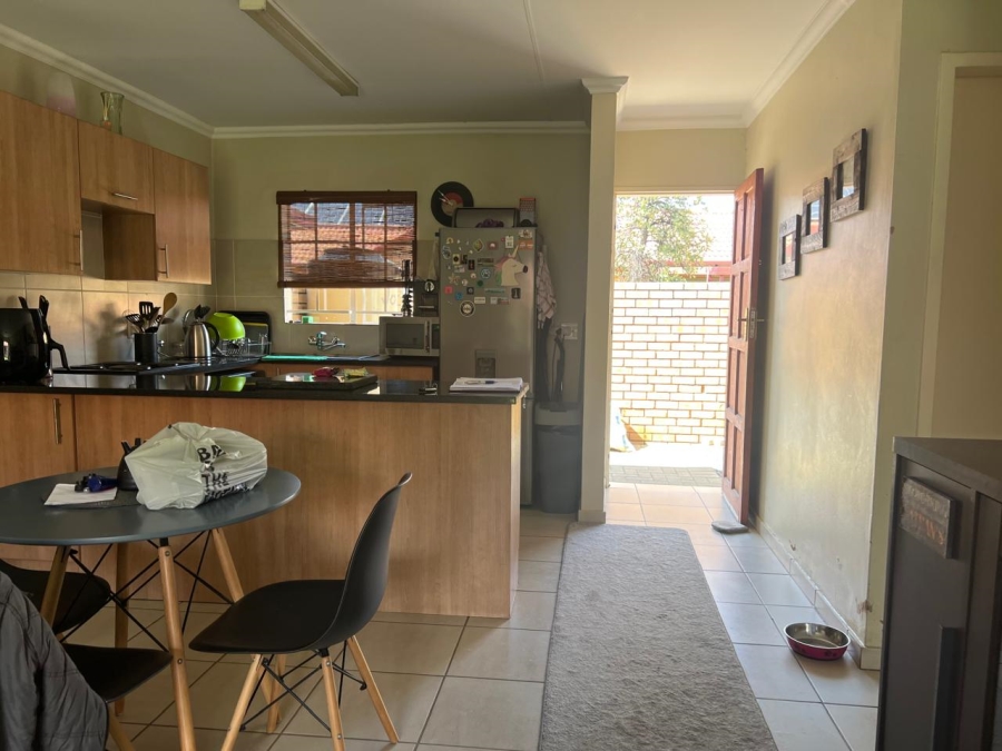 To Let 2 Bedroom Property for Rent in Equestria Gauteng