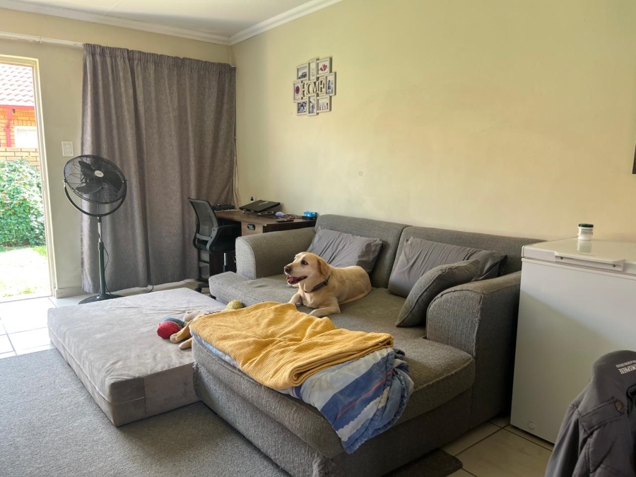 To Let 2 Bedroom Property for Rent in Equestria Gauteng