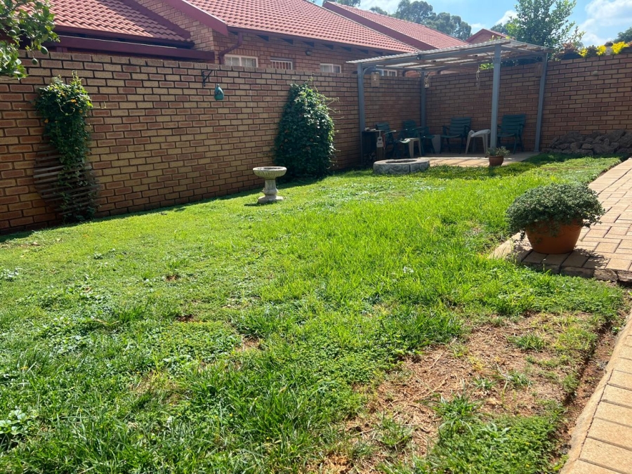 To Let 2 Bedroom Property for Rent in Equestria Gauteng
