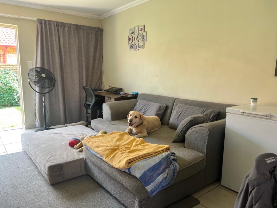 To Let 2 Bedroom Property for Rent in Equestria Gauteng