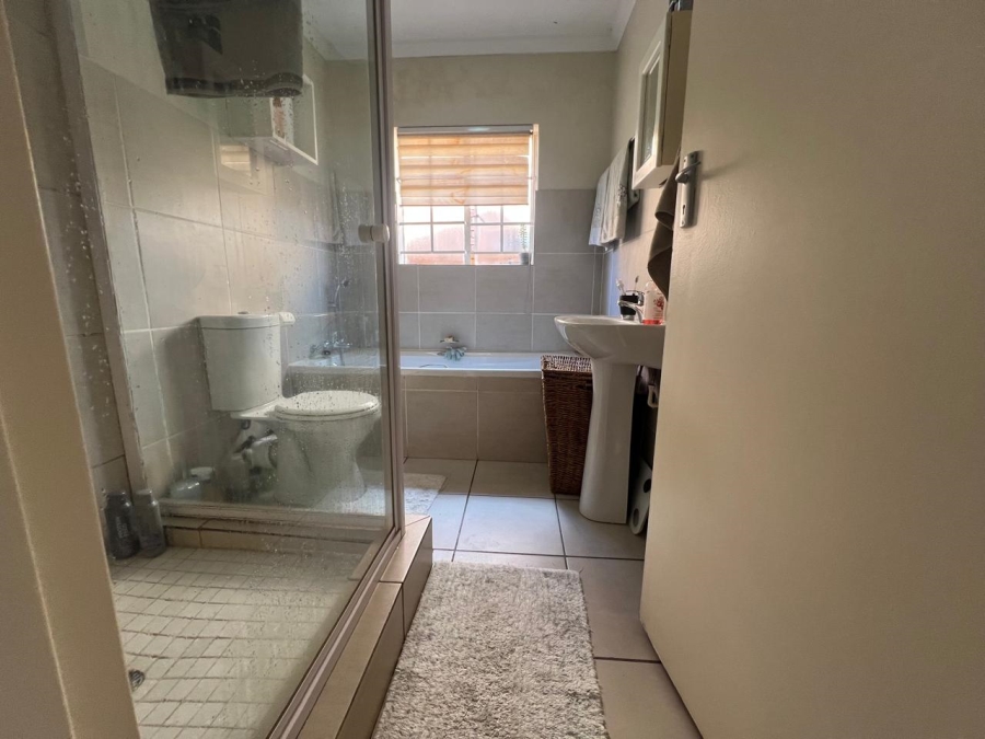 To Let 2 Bedroom Property for Rent in Equestria Gauteng