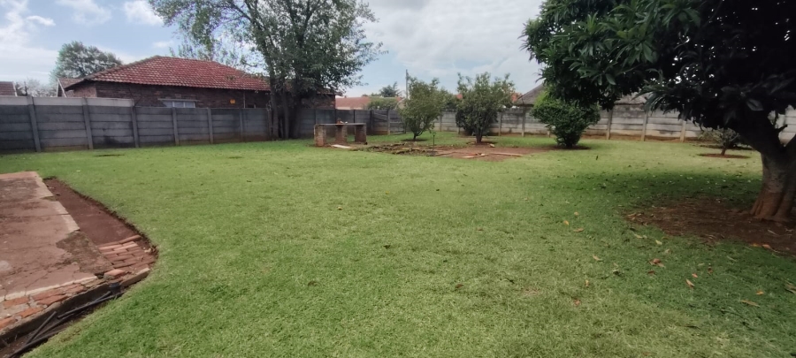4 Bedroom Property for Sale in Westonaria Gauteng