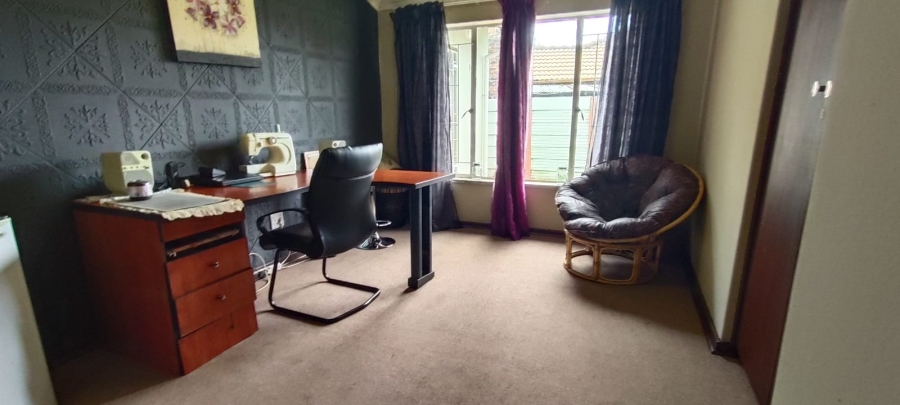 4 Bedroom Property for Sale in Westonaria Gauteng