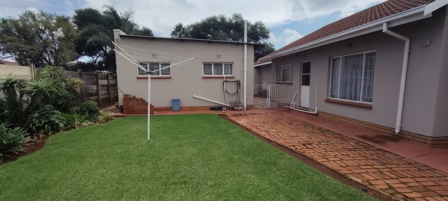 4 Bedroom Property for Sale in Westonaria Gauteng