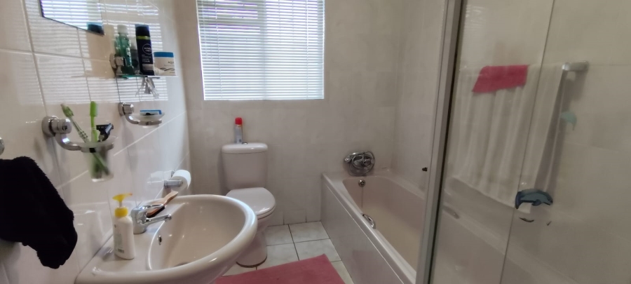 4 Bedroom Property for Sale in Westonaria Gauteng