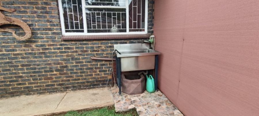 4 Bedroom Property for Sale in Westonaria Gauteng